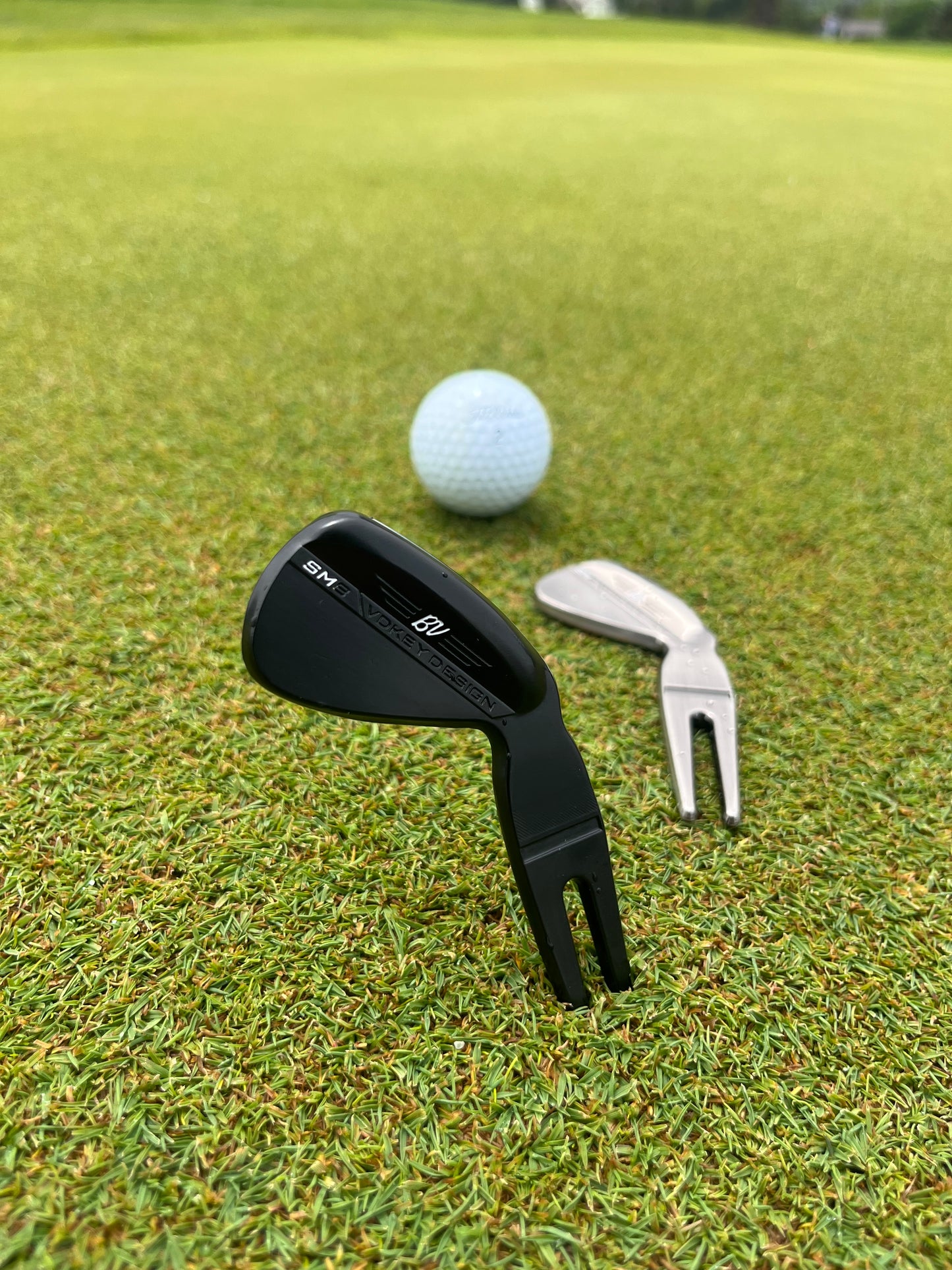 Wedge Style Golf Divot Tool – Premium Golf Gift for Men, Dad, or Groomsmen | Unique Golf Accessory Inspired by Classic Club Design