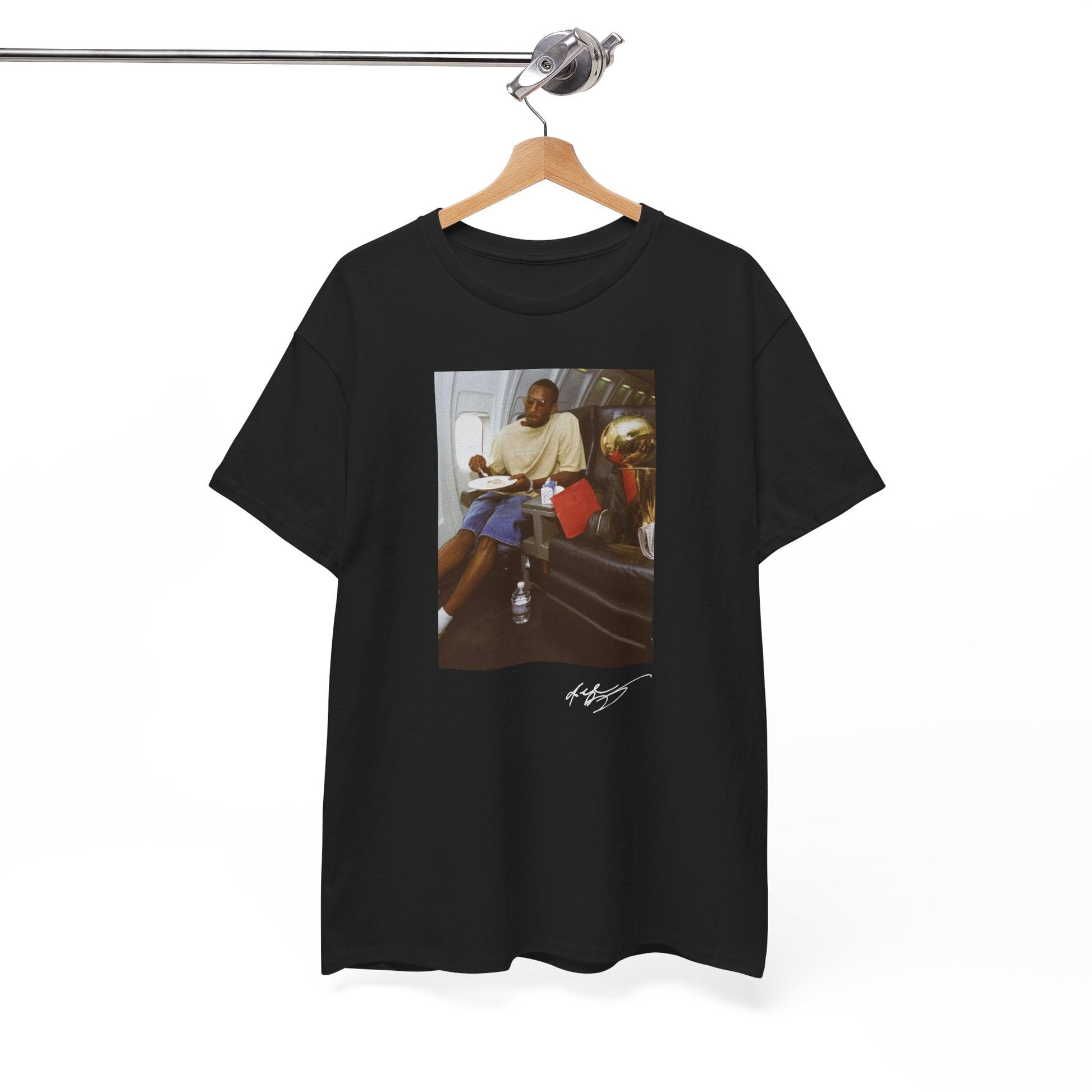 Kobe Bryant shirt honoring the legend’s incredible career