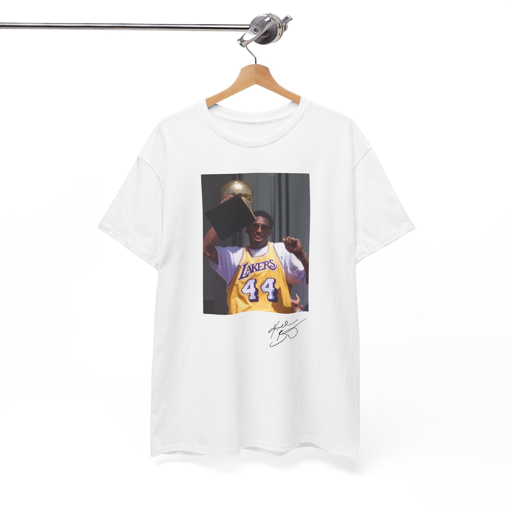 Kobe Bryant shirt with a bold tribute to the legend
