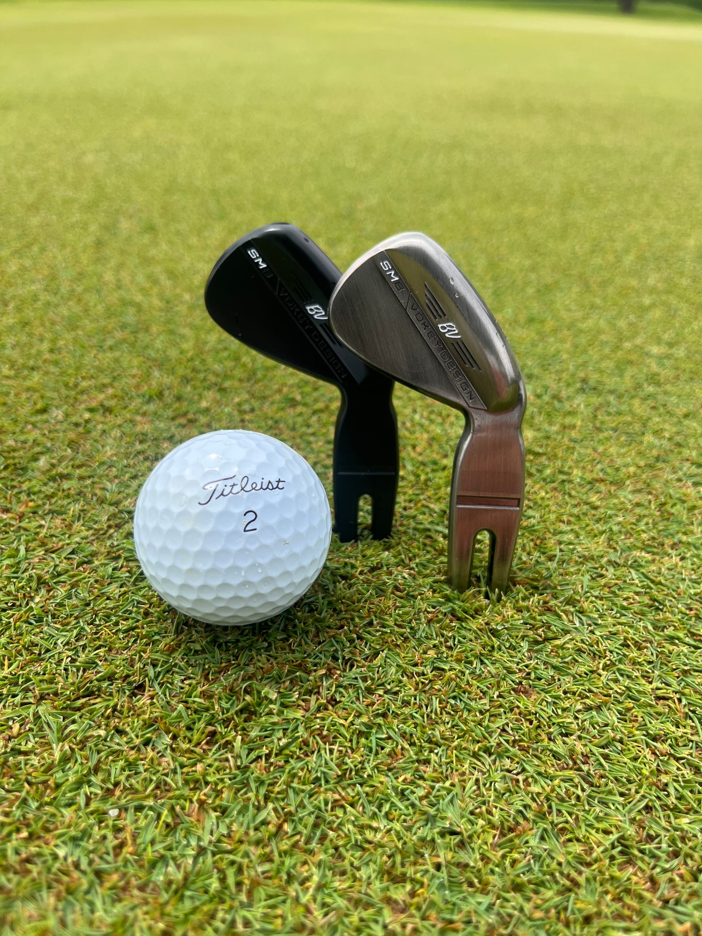 Wedge Style Golf Divot Tool – Premium Golf Gift for Men, Dad, or Groomsmen | Unique Golf Accessory Inspired by Classic Club Design